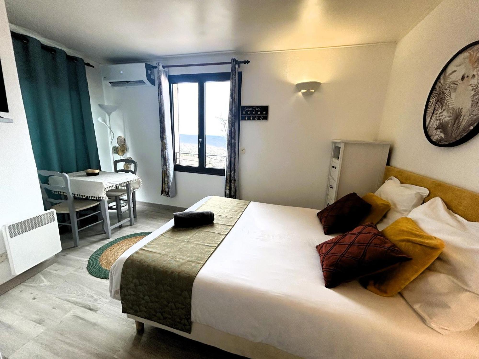 Gabrielle Hotel Aiguines Værelse billede